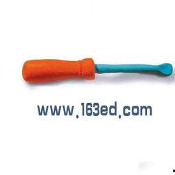 小孩螺丝刀吃瓜